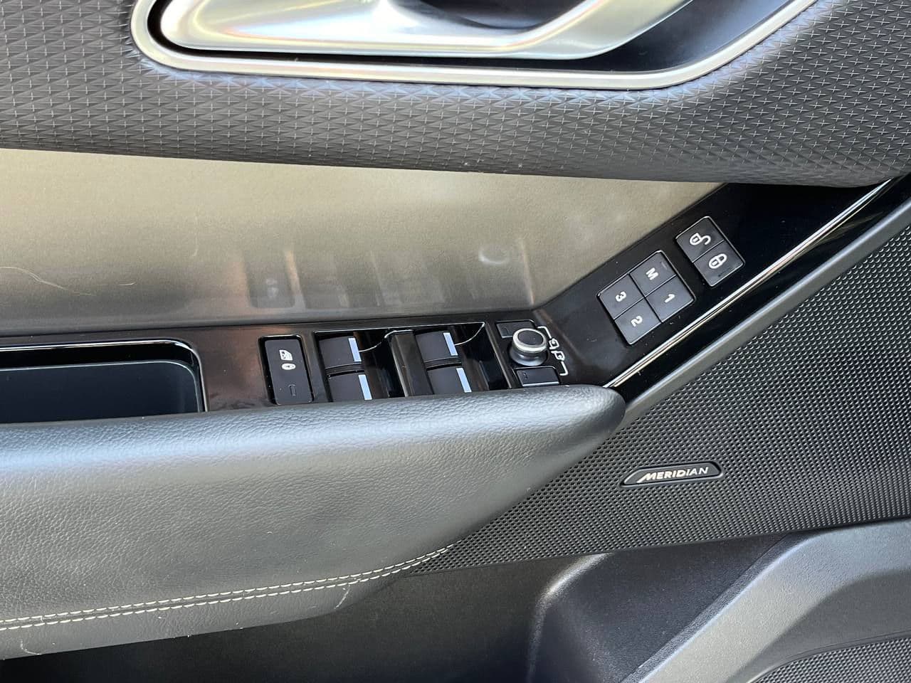 Land Rover Range Rover Velar 2017 — Миниатюра 5
