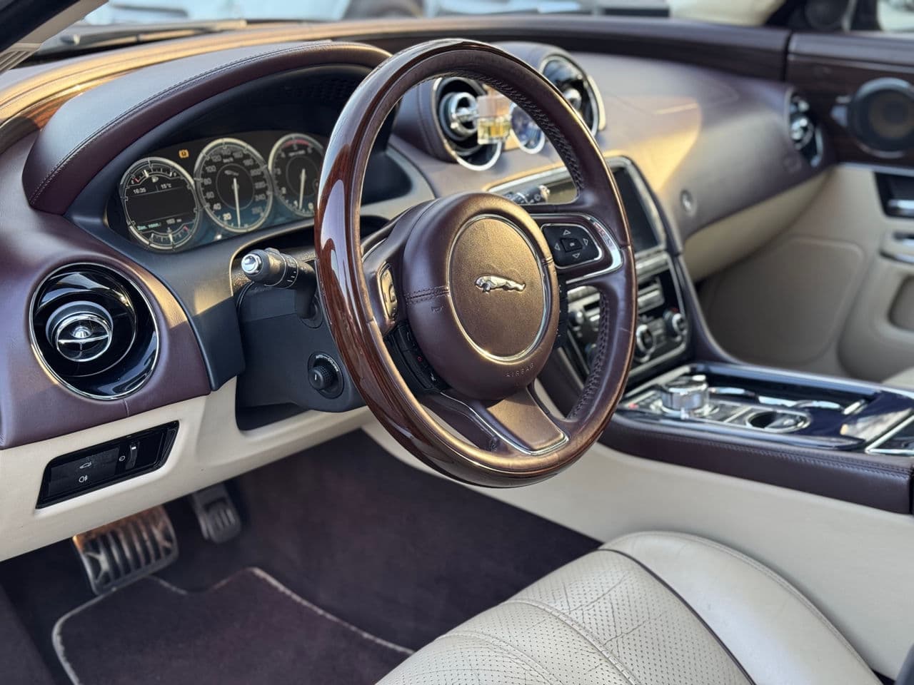2012 Jaguar XJ — Miniatură 9