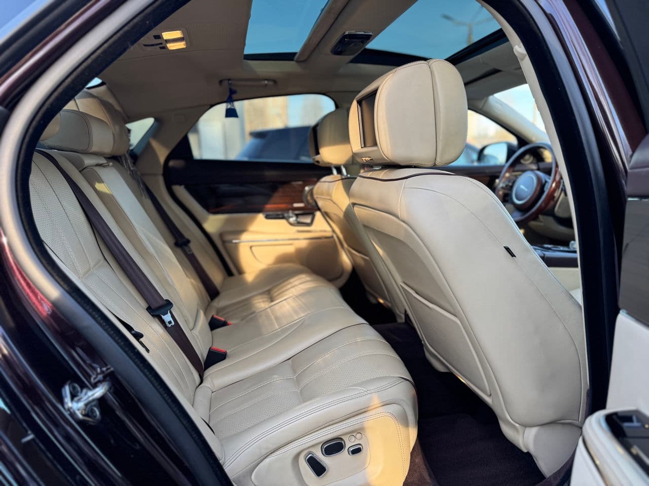 2012 Jaguar XJ — Miniatură 24