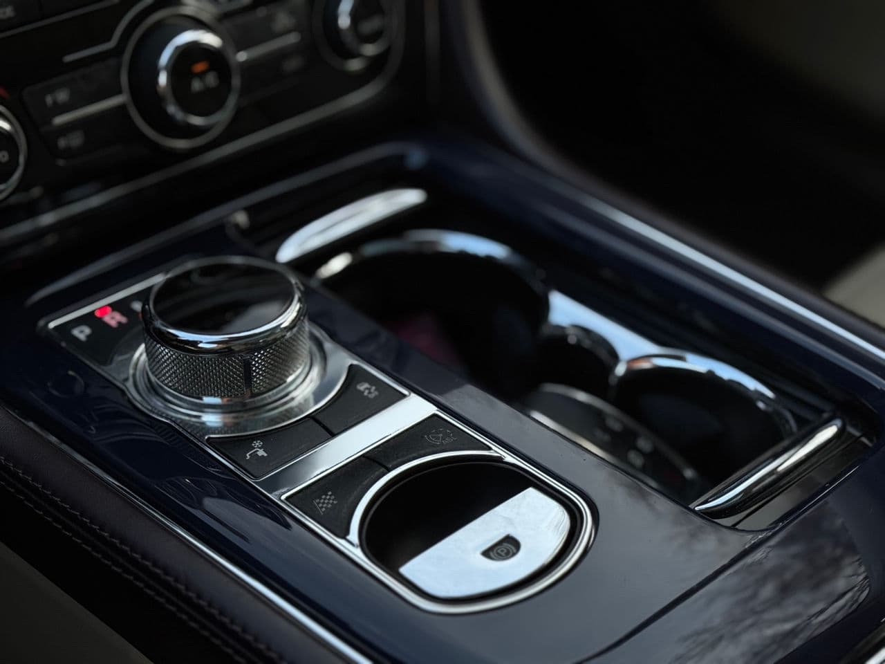 2012 Jaguar XJ — Miniatură 17