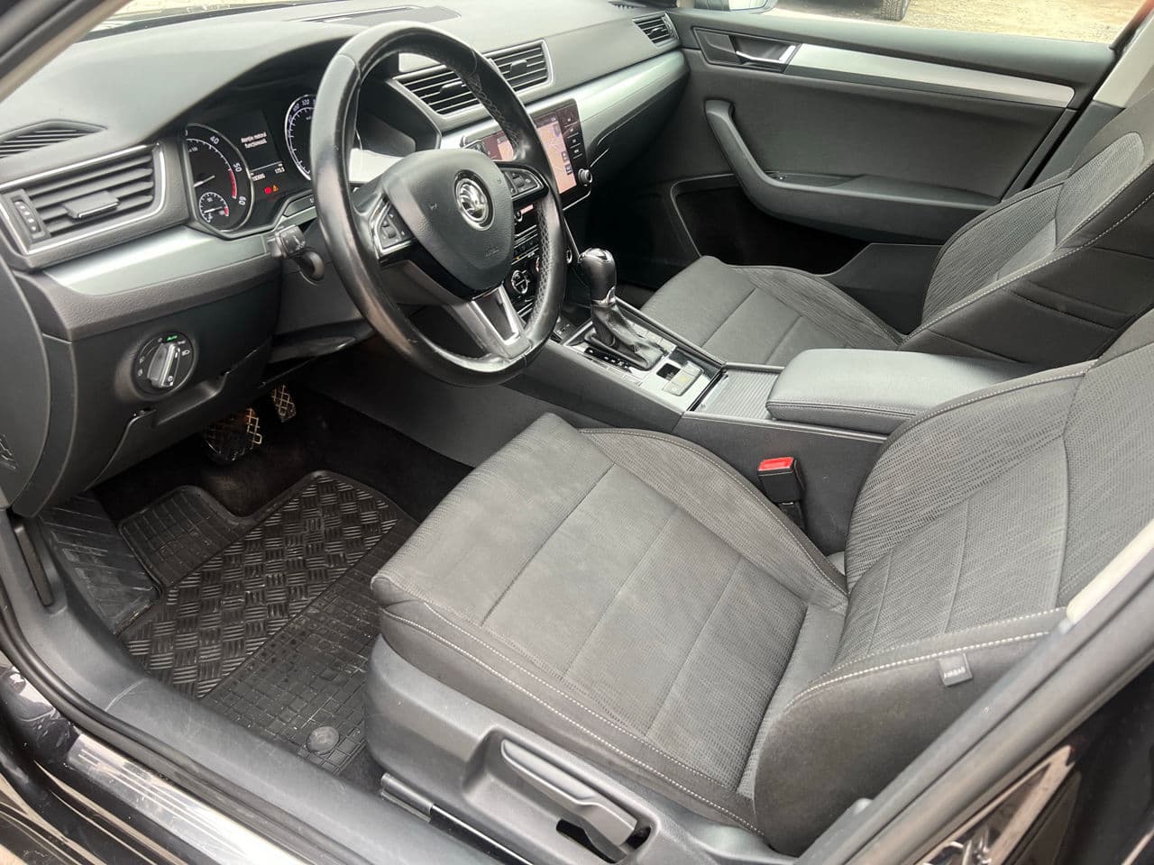 Skoda Superb 2017 — Миниатюра 5