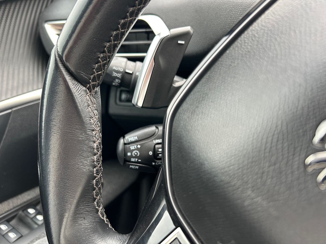 Peugeot 3008 2018 — Миниатюра 8
