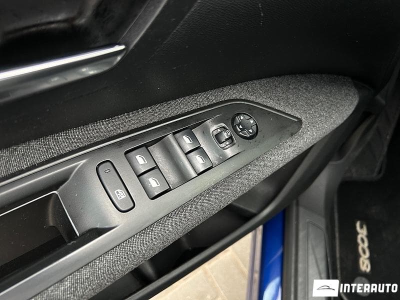 Peugeot 3008 2018 — Миниатюра 6