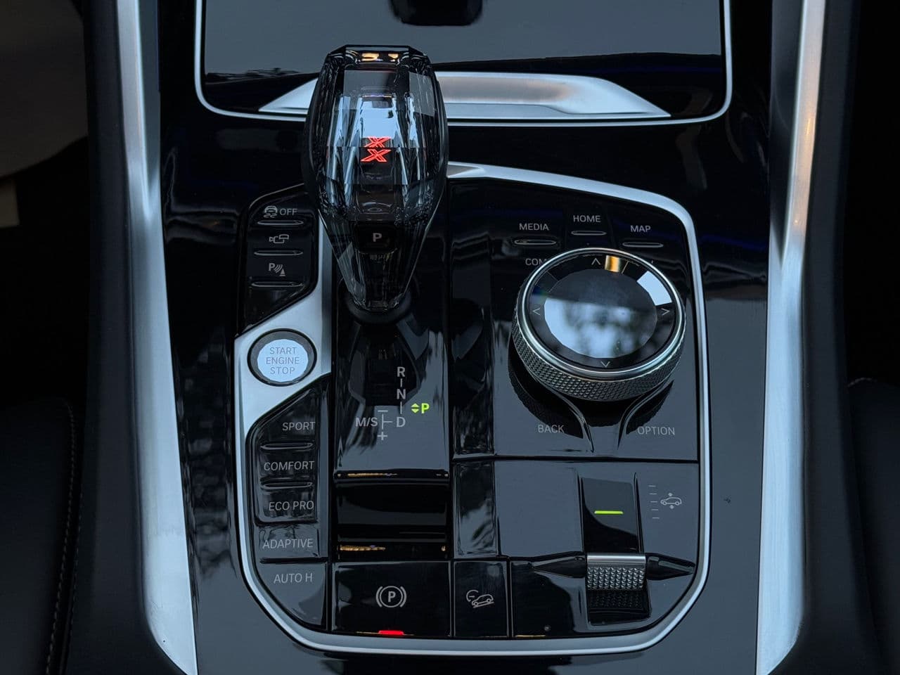 BMW X6 4.0i 2022 — Миниатюра 28