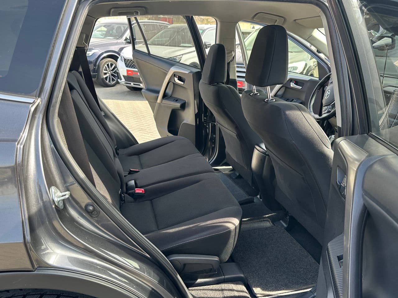 Toyota Rav-4 2015 — Миниатюра 15