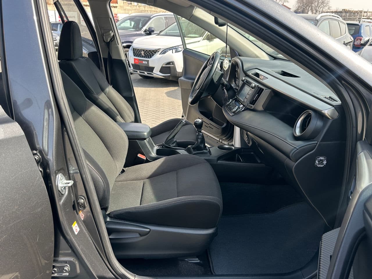 Toyota Rav-4 2015 — Миниатюра 16