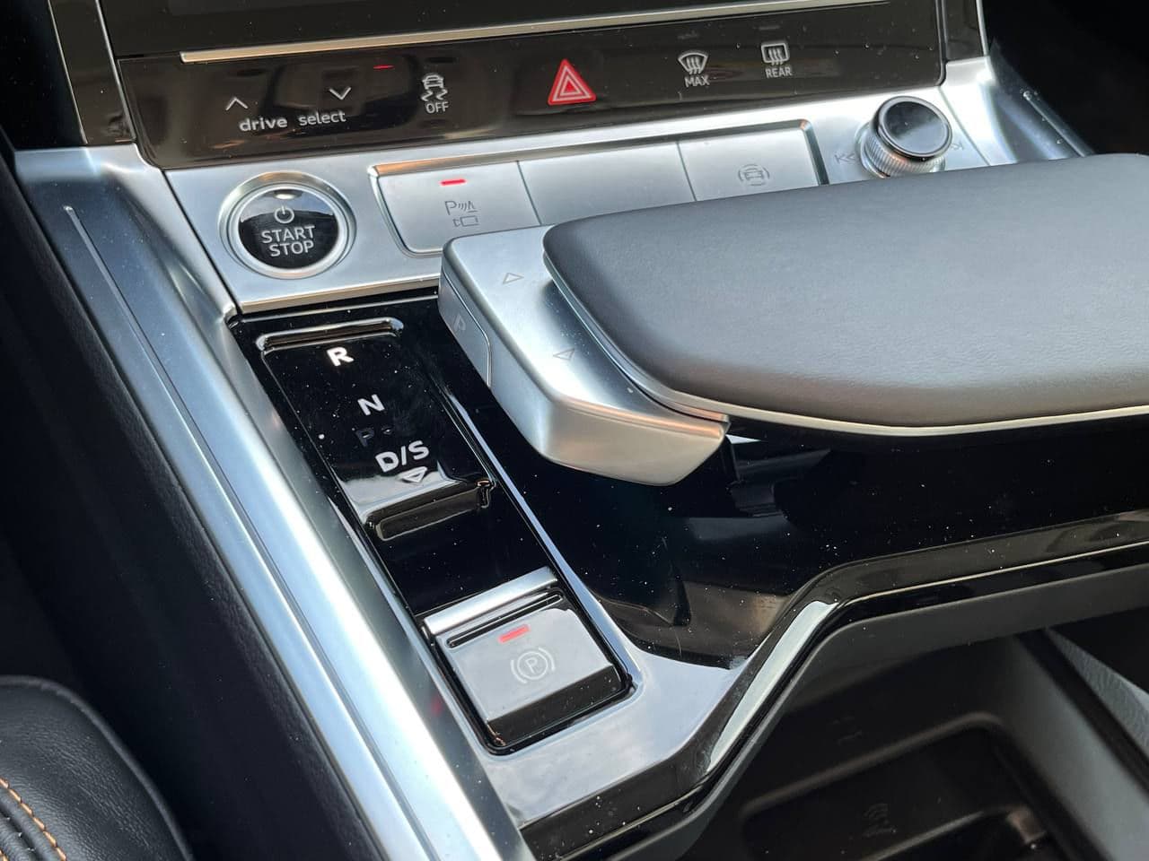 Audi E-tron 2023 — Миниатюра 10
