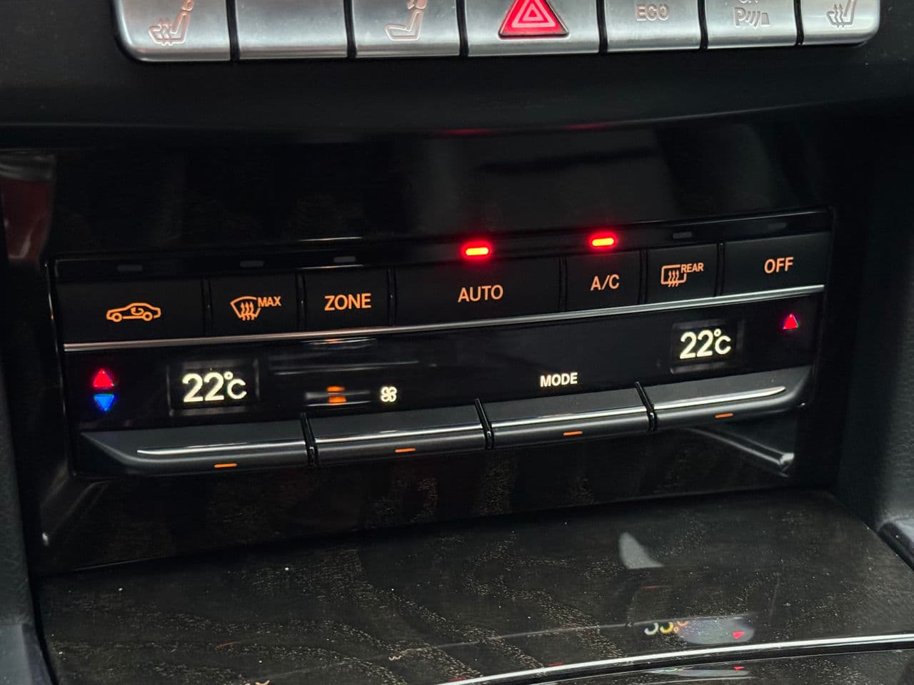 Mercedes E 220 2013 — Миниатюра 12