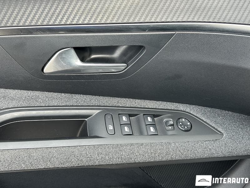 Peugeot 3008 2021 — Миниатюра 6