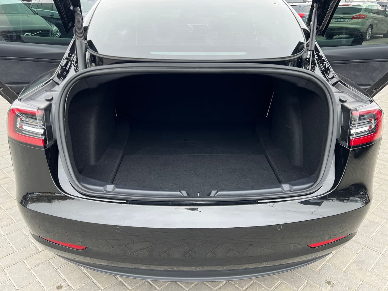 Tesla Model 3 2021 — Миниатюра 20