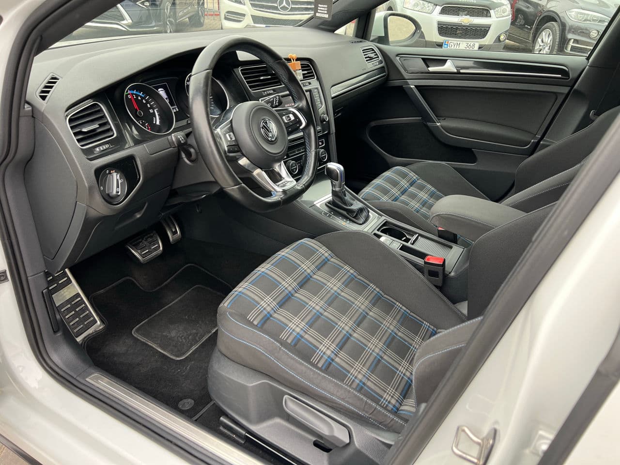 Volkswagen Golf GTE 2015 — Миниатюра 5