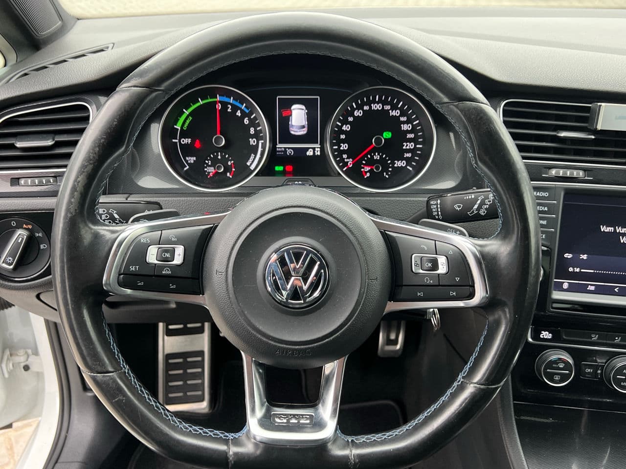 Volkswagen Golf GTE 2015 — Миниатюра 8