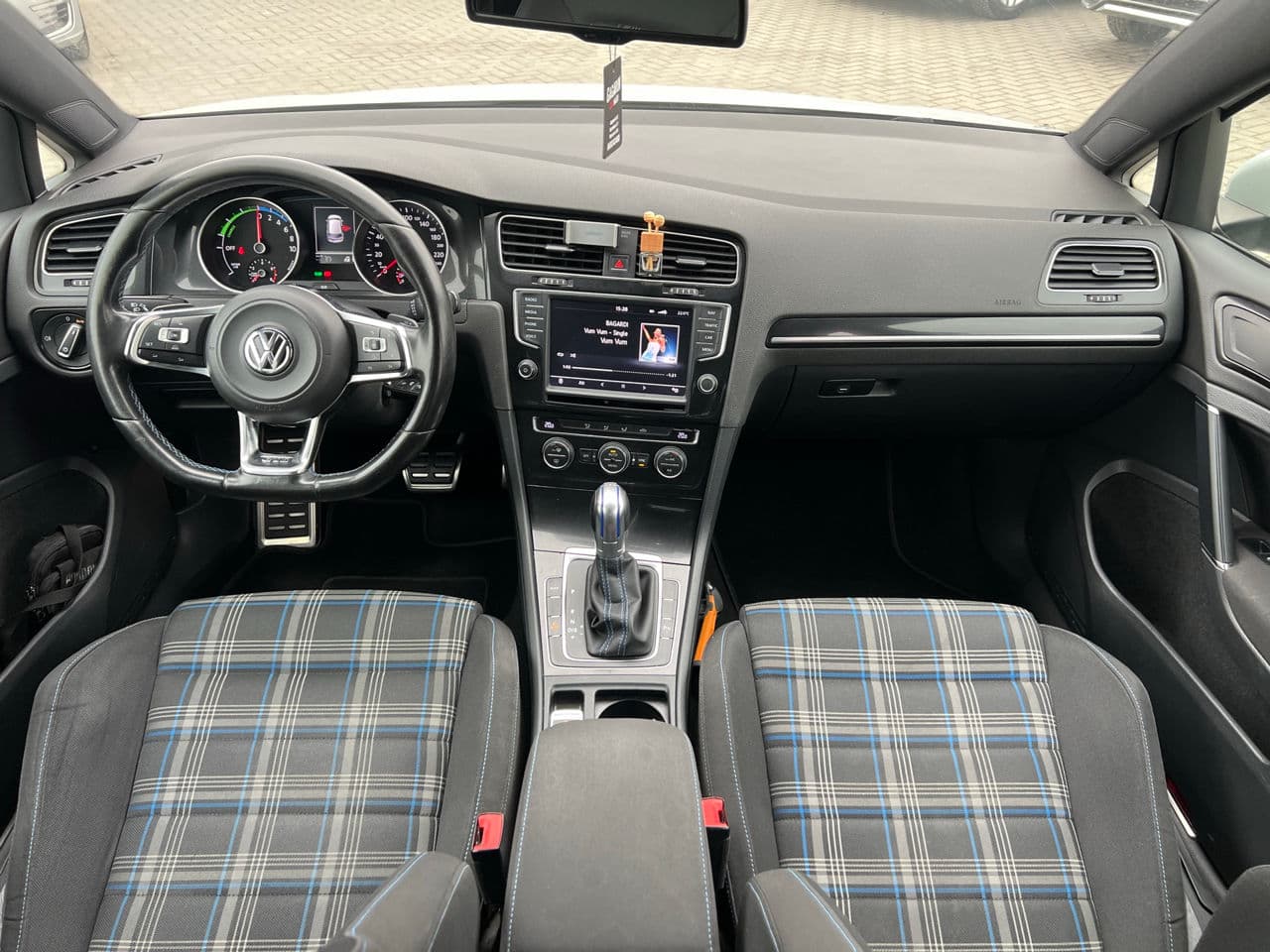 Volkswagen Golf GTE 2015 — Миниатюра 7