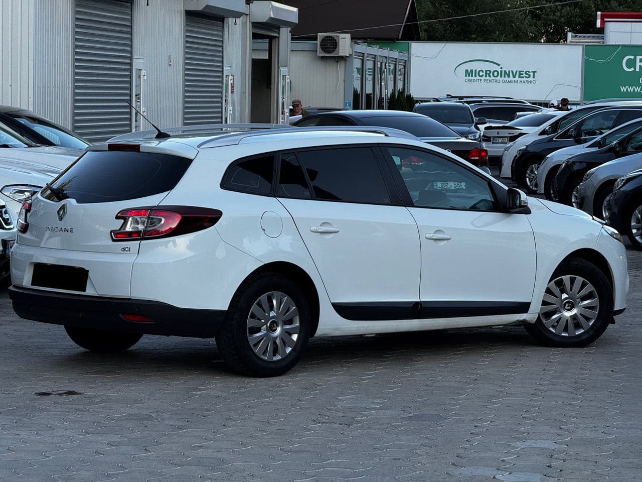 2010 Renault Megane — Miniatură 2
