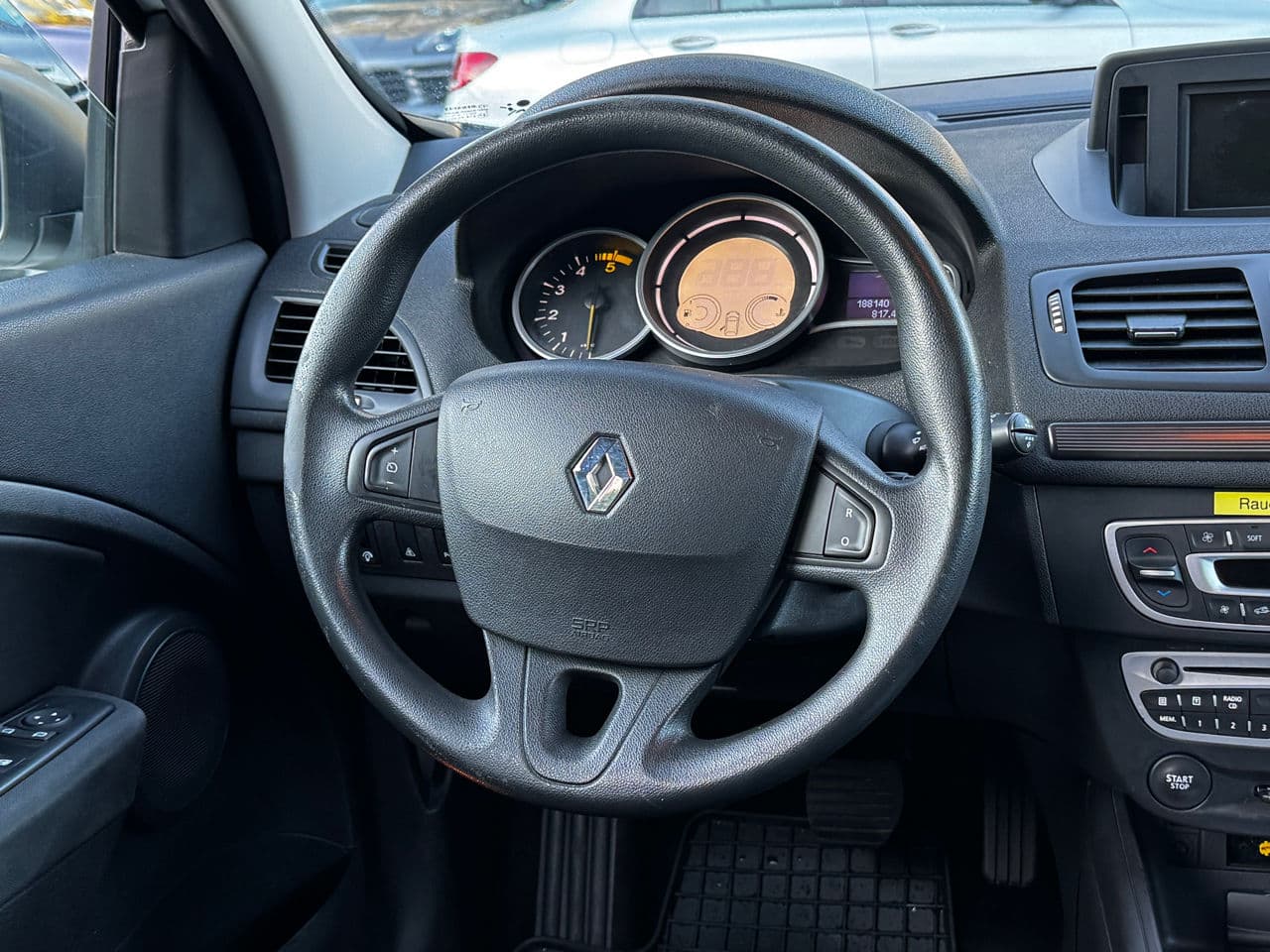 2010 Renault Megane — Miniatură 11