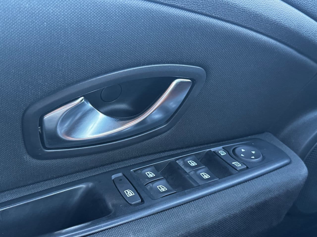 2010 Renault Megane — Miniatură 15