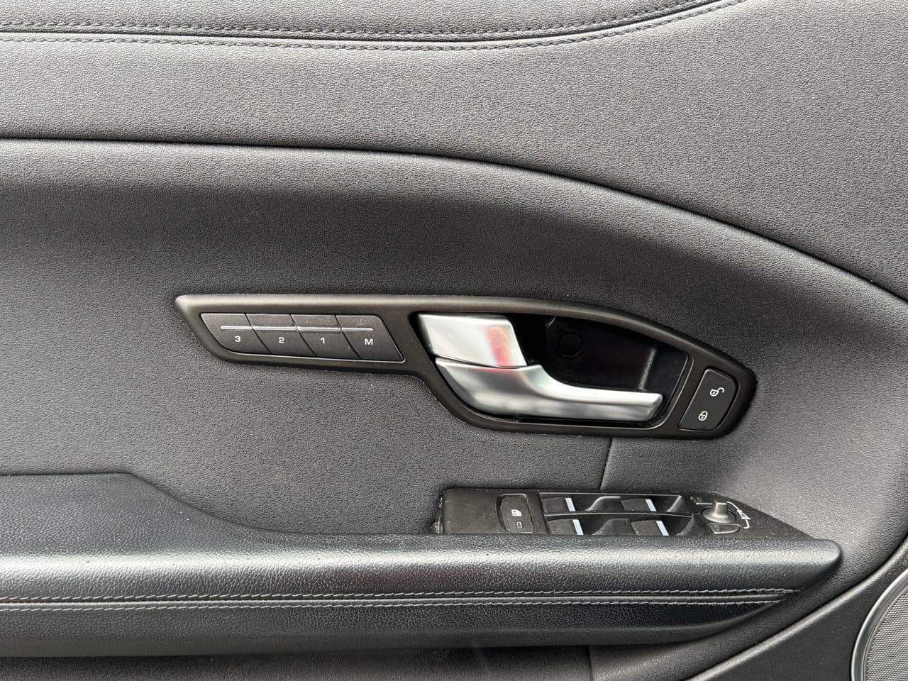 Land Rover Range Rover Evoque 2015 — Миниатюра 16