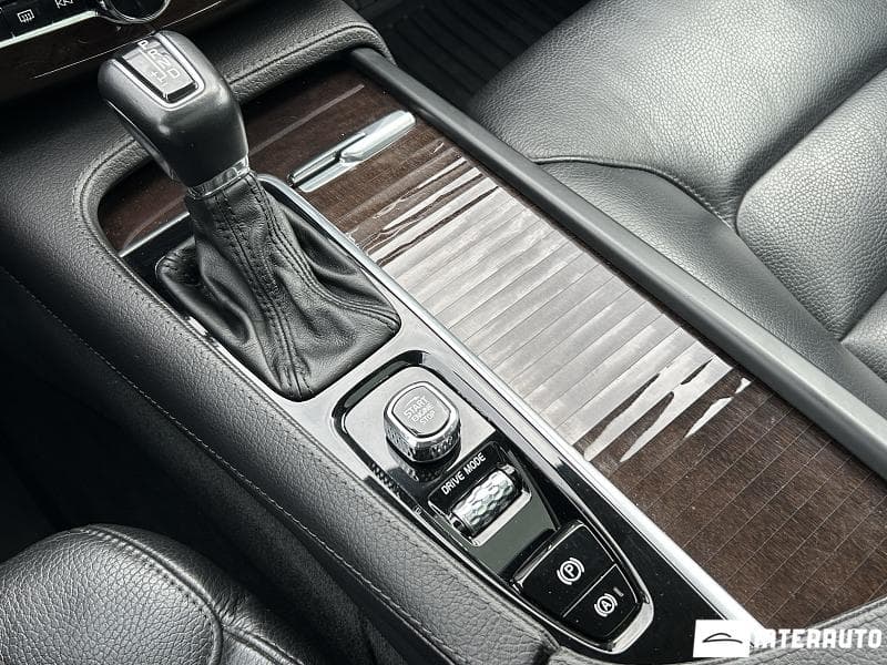 Volvo XC 90 2018 — Миниатюра 17