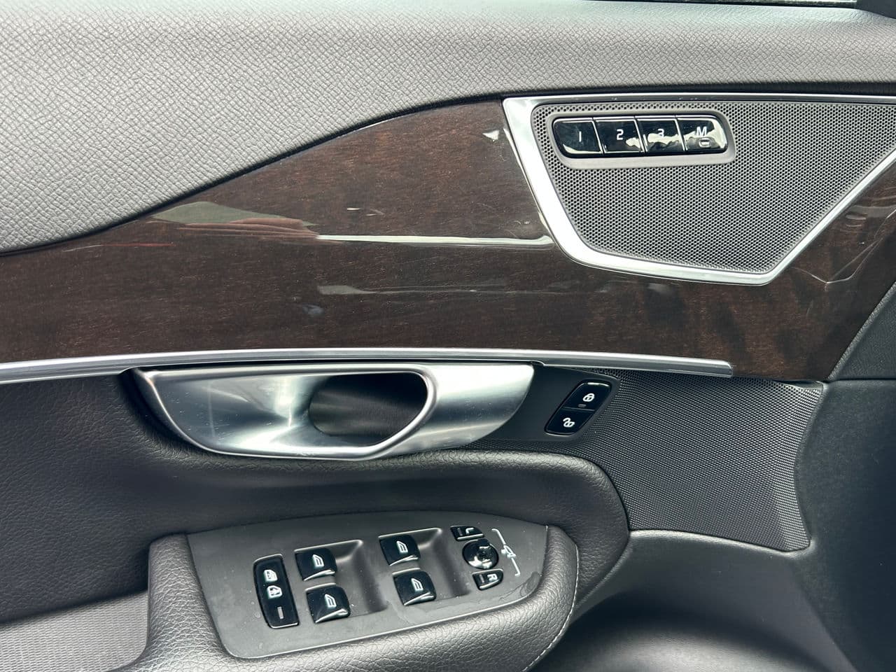 Volvo XC 90 2018 — Миниатюра 8