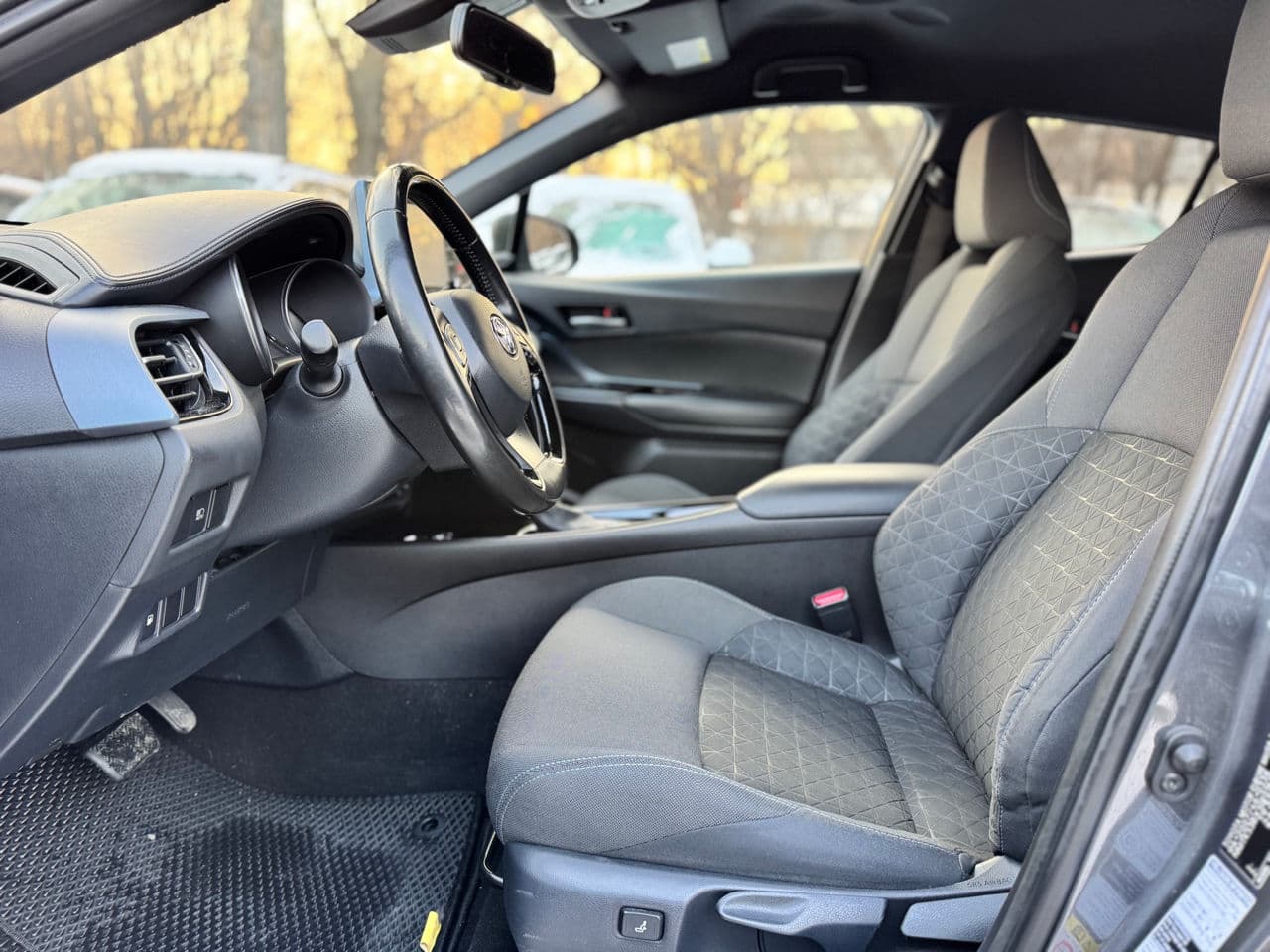 Toyota C-HR 2020 — Миниатюра 9