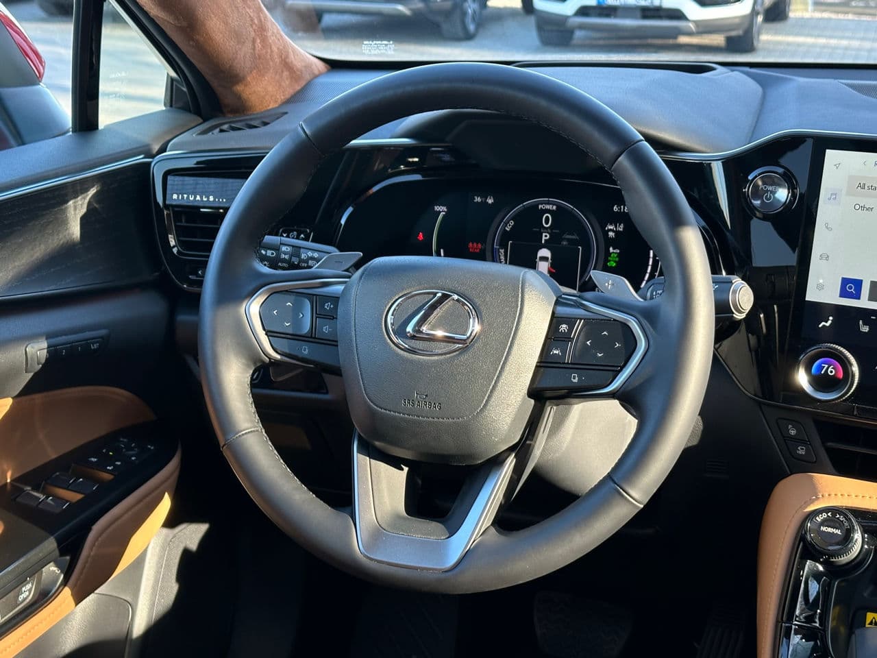 Lexus NX 450H+ 2023 — Миниатюра 11
