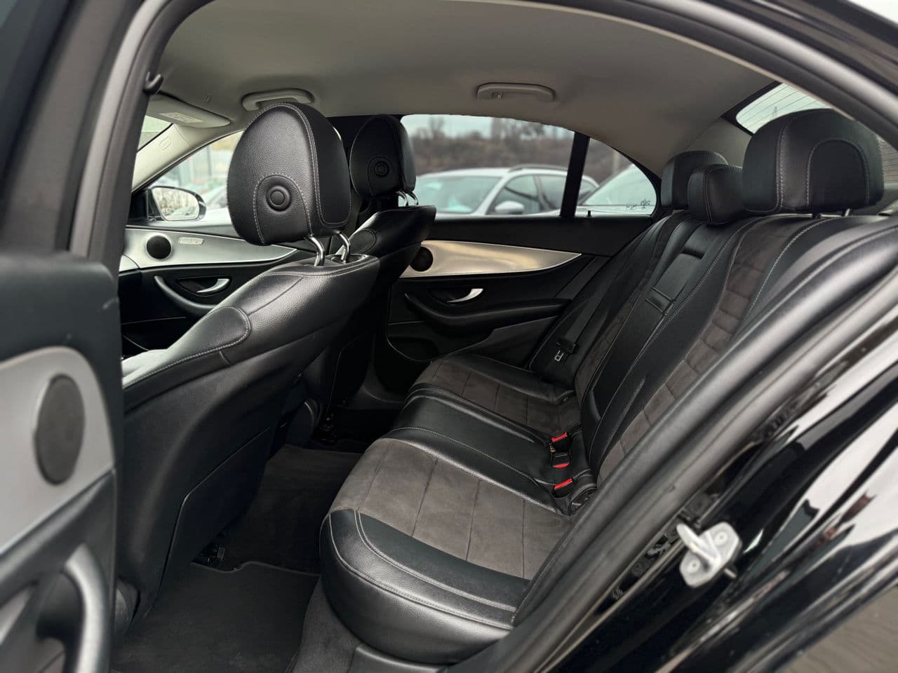 Mercedes E 200 2018 — Миниатюра 17