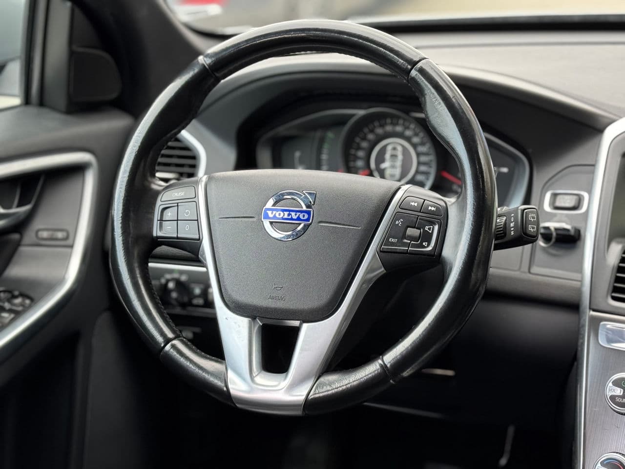 Volvo XC 60 2014 — Миниатюра 11