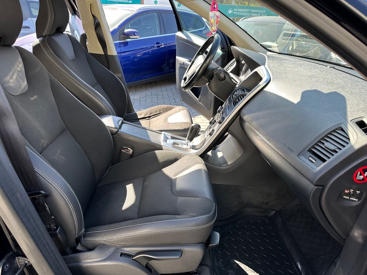 Volvo XC 60 2011 — Миниатюра 5