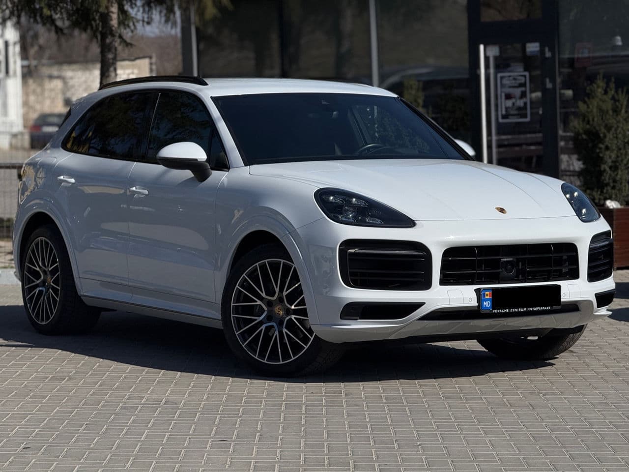 Porsche Cayenne 2019 — Миниатюра 3