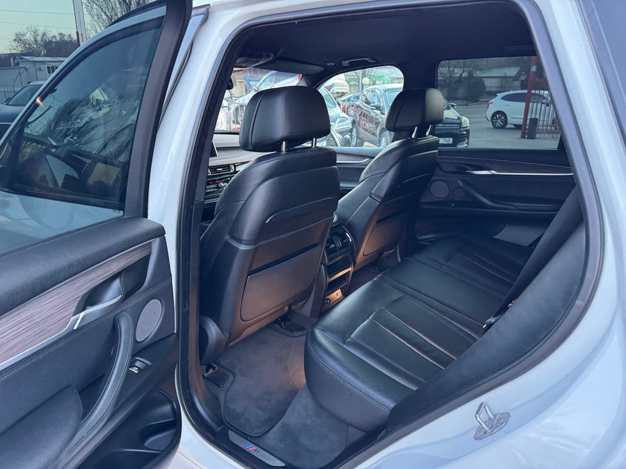 2016 BMW X5 2.5D — Miniatură 24