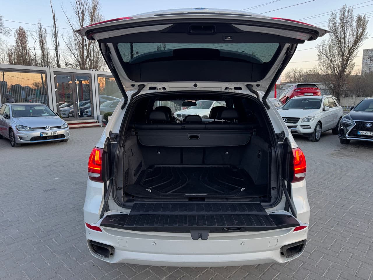 2016 BMW X5 2.5D — Miniatură 27