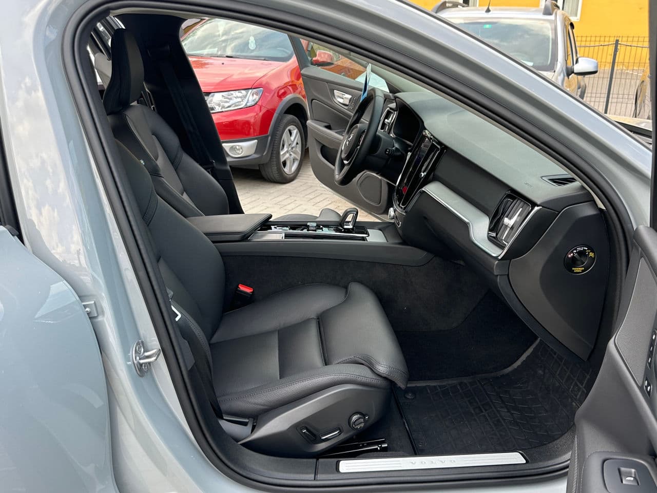 Volvo V 60 Cross Country 2024 — Миниатюра 15