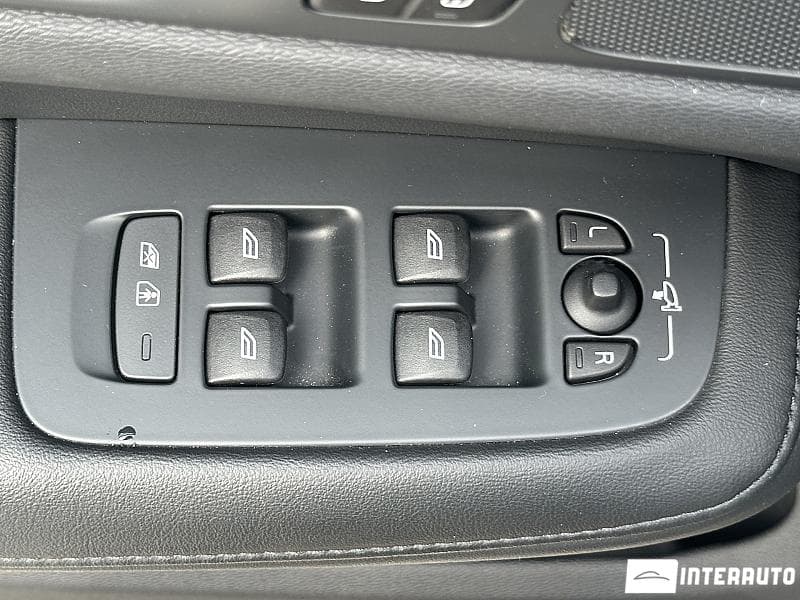 Volvo V 60 Cross Country 2024 — Миниатюра 19
