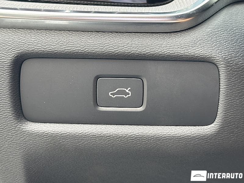 Volvo V 60 Cross Country 2024 — Миниатюра 17