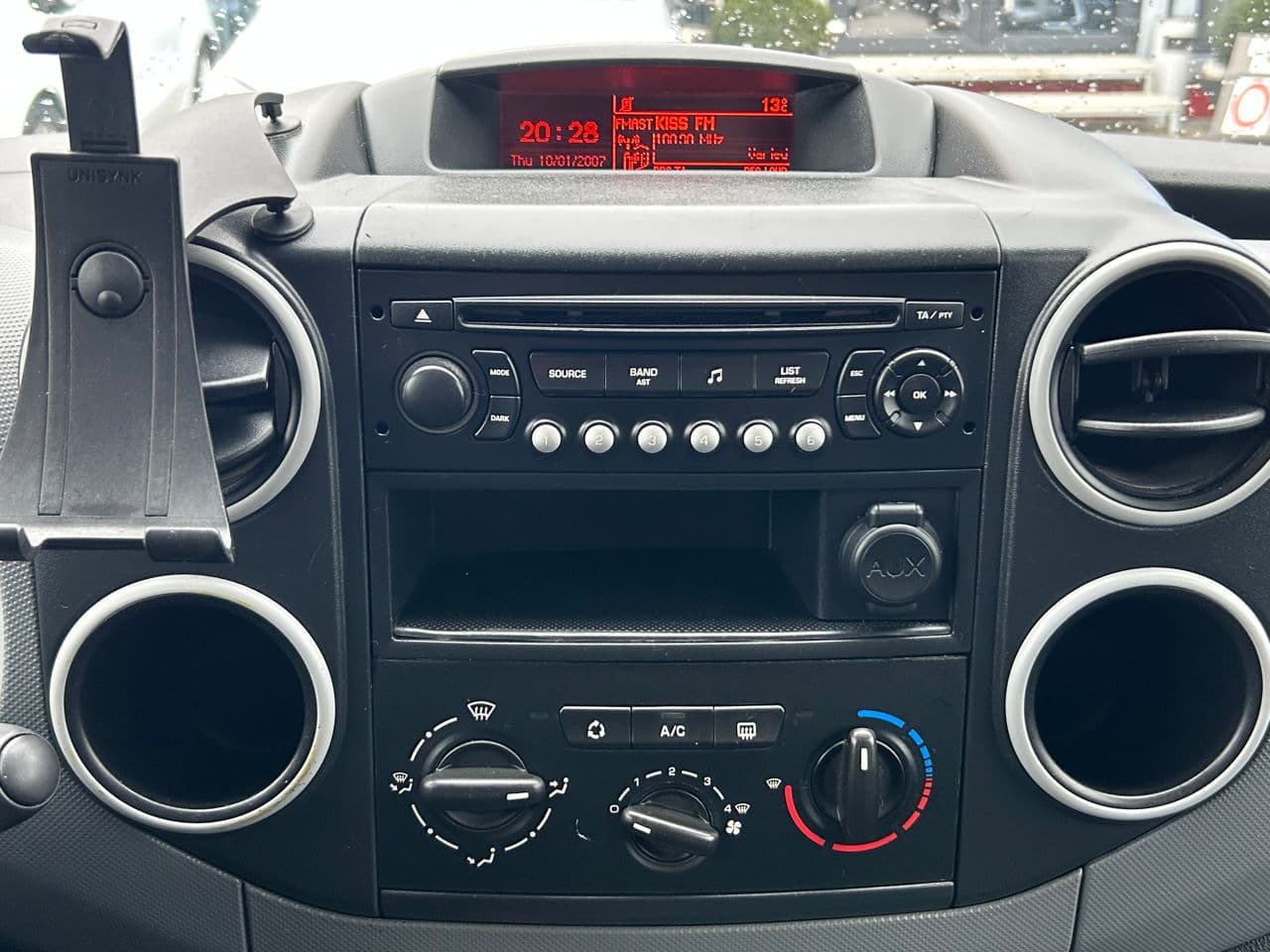 Peugeot Partner 2011 — Миниатюра 10