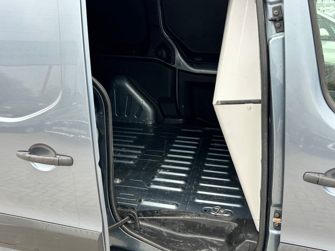 Peugeot Partner 2011 — Миниатюра 14