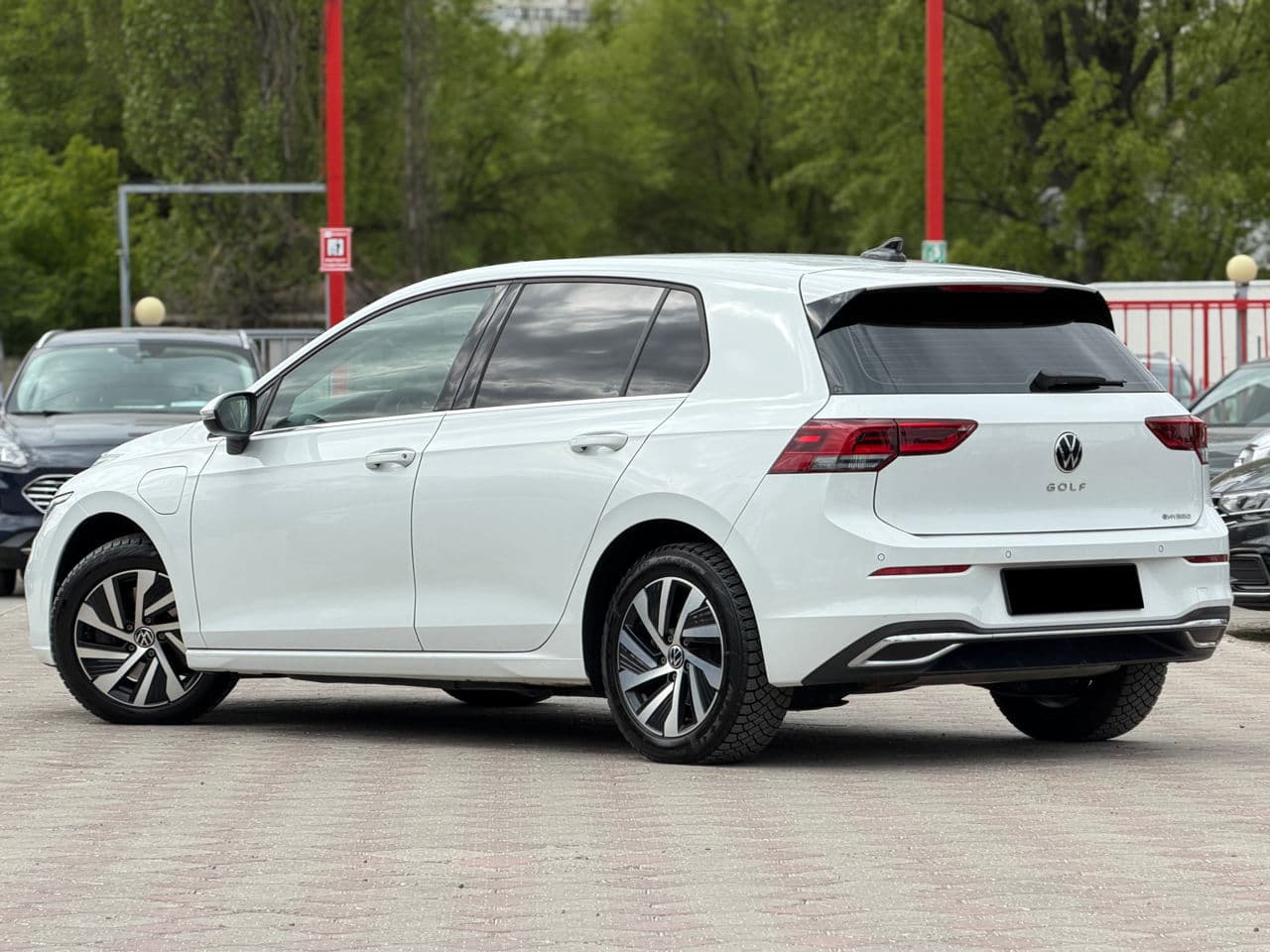 Volkswagen Golf eHybrid 2021 — Миниатюра 3
