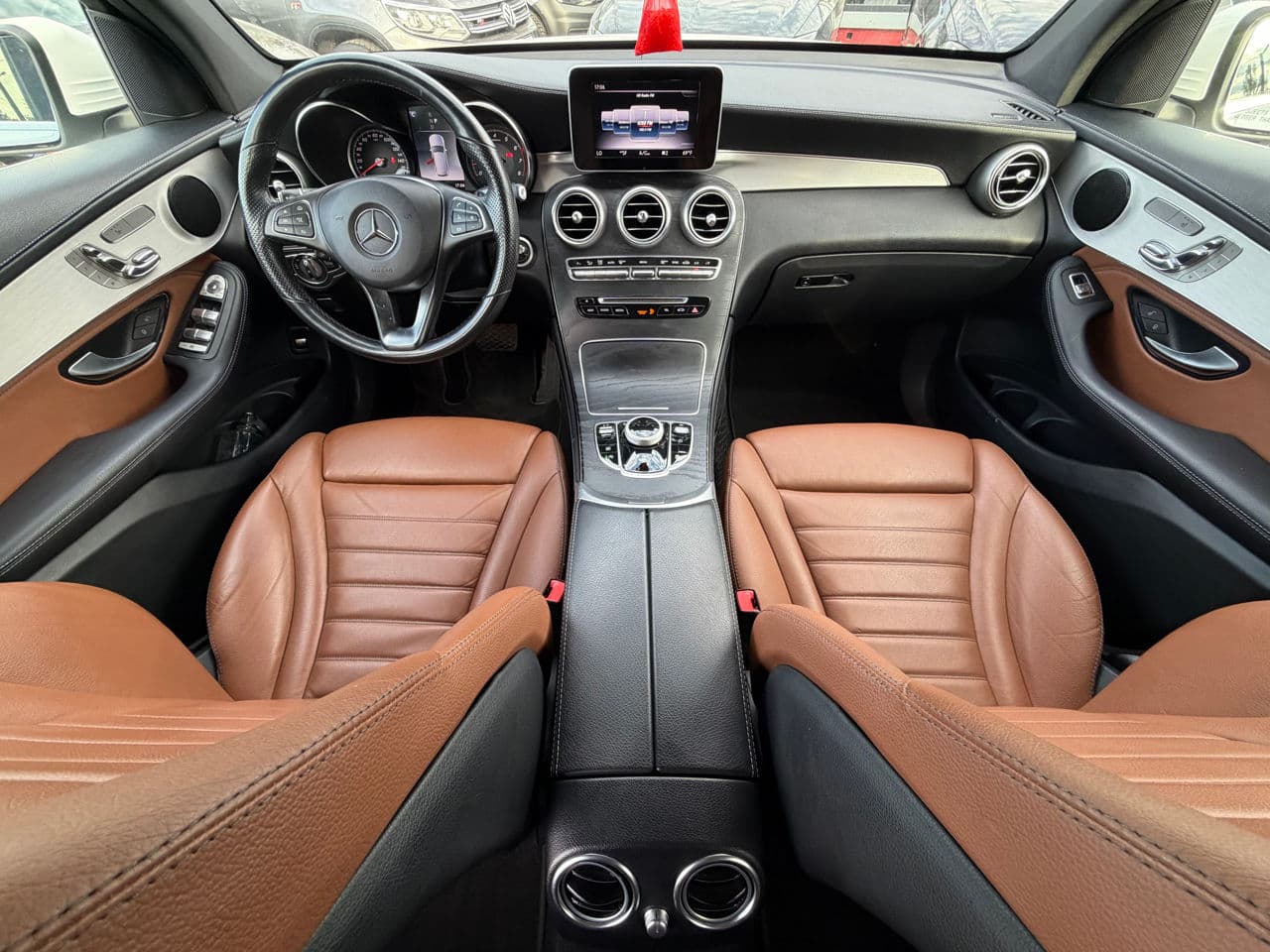 Mercedes GLC 300 2019 — Миниатюра 10
