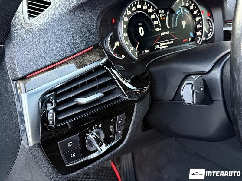 BMW 530e 2018 — Миниатюра 11