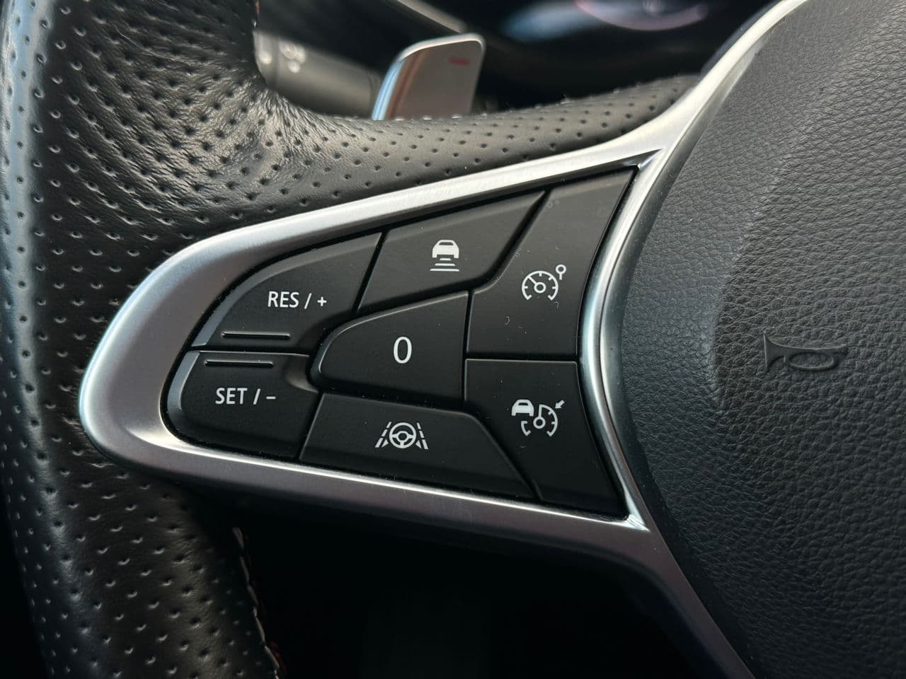 Renault Arkana 2022 — Миниатюра 13