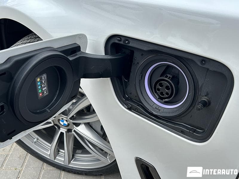 BMW 740e 2016 — Миниатюра 22
