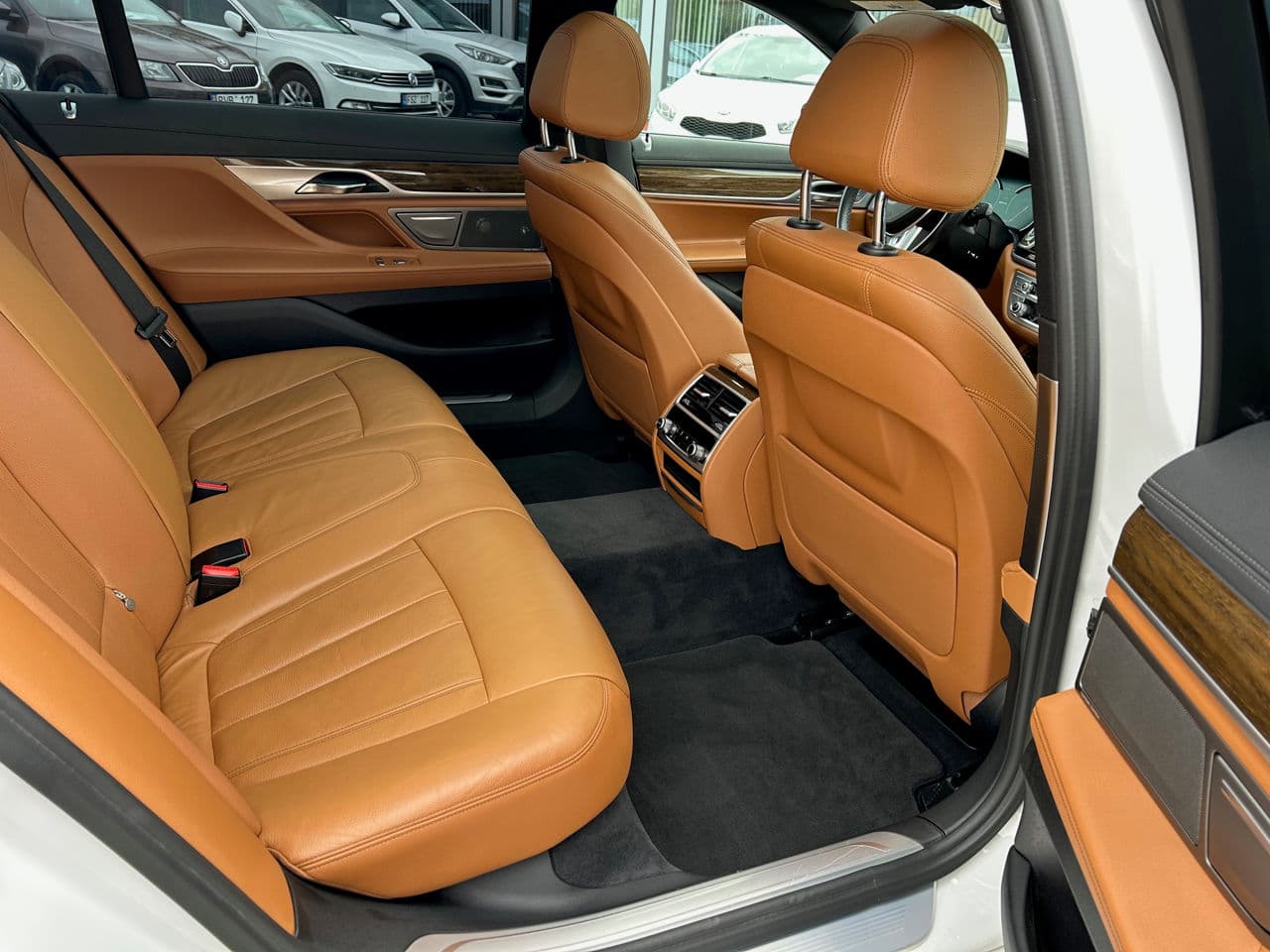 BMW 740e 2016 — Миниатюра 17