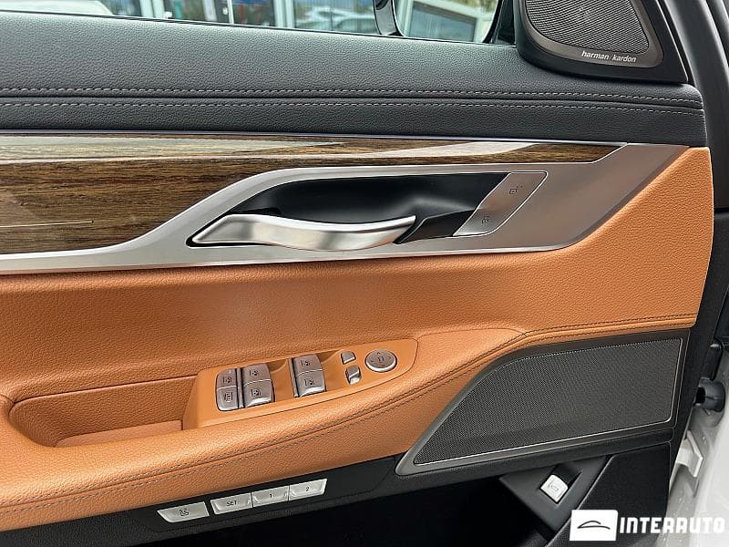 BMW 740e 2016 — Миниатюра 6