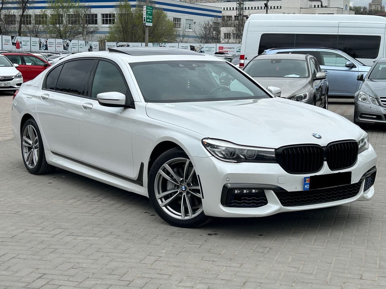 BMW 740e 2016 — Миниатюра 4