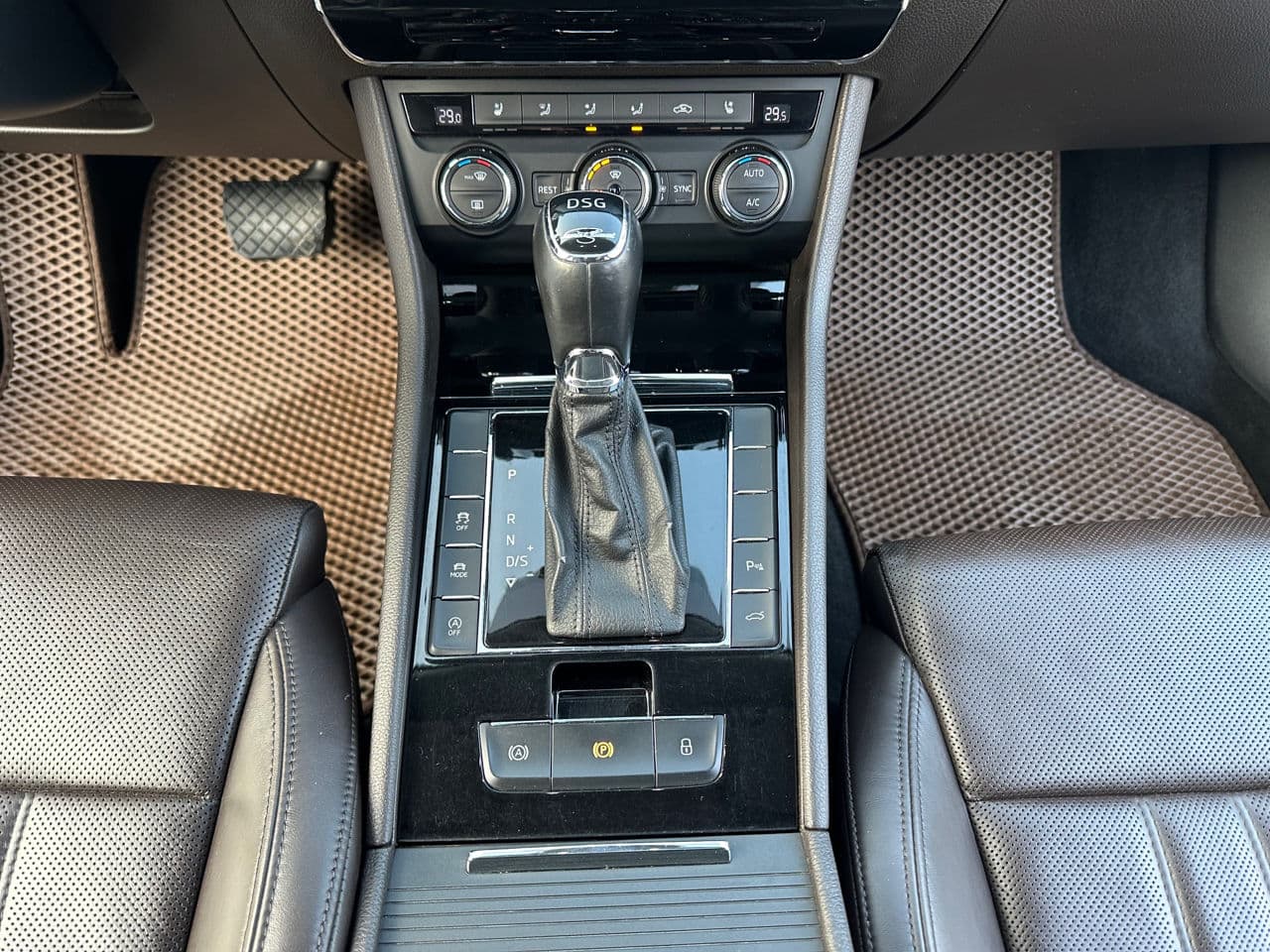 Skoda Superb 2015 — Миниатюра 13