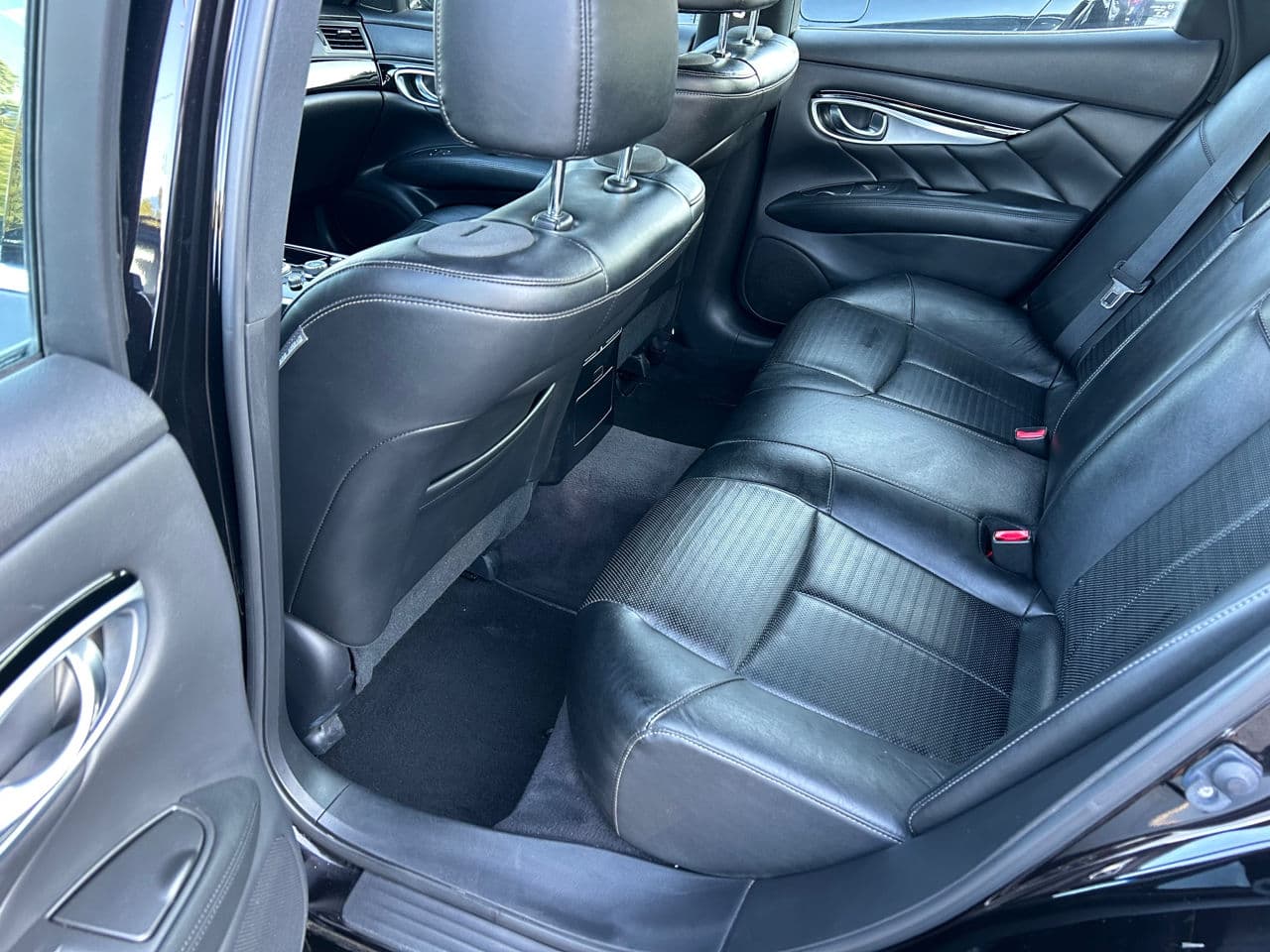 Infiniti Q70 2018 — Миниатюра 17