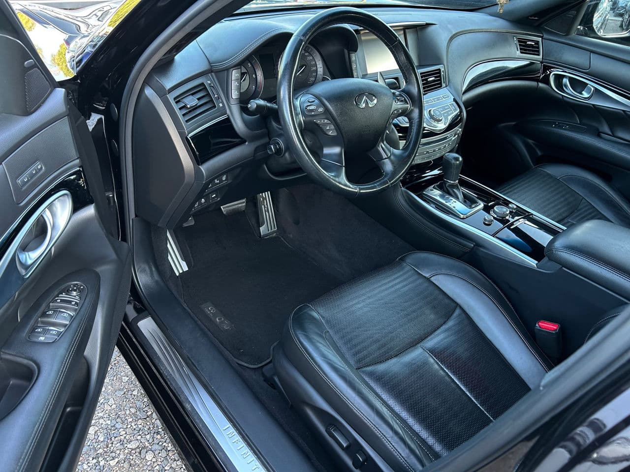 Infiniti Q70 2018 — Миниатюра 5