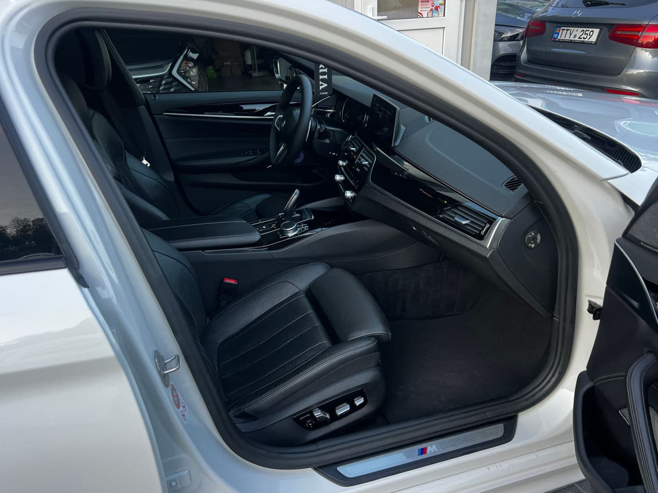 BMW 520 2017 — Миниатюра 21