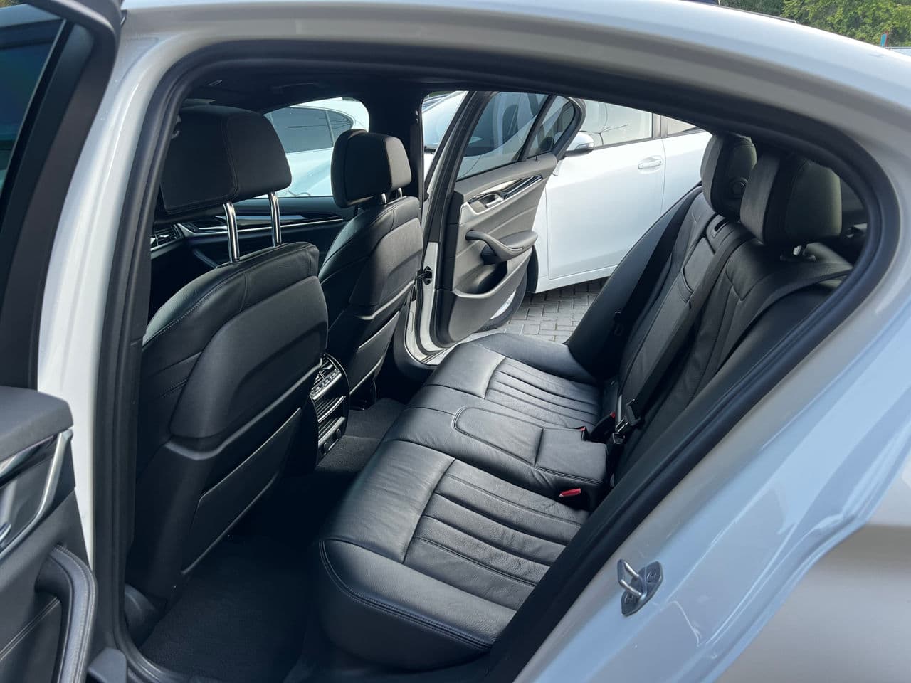 BMW 520 2017 — Миниатюра 23