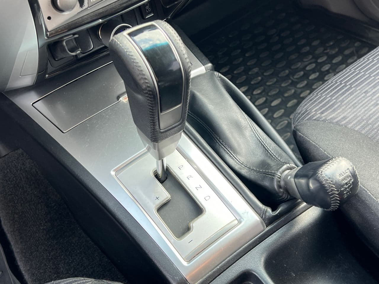 Mitsubishi Pajero Sport 2011 — Миниатюра 11